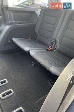 Мінівен Volkswagen Touran 2015 в 