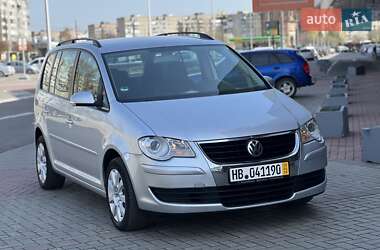 Минивэн Volkswagen Touran 2007 в 