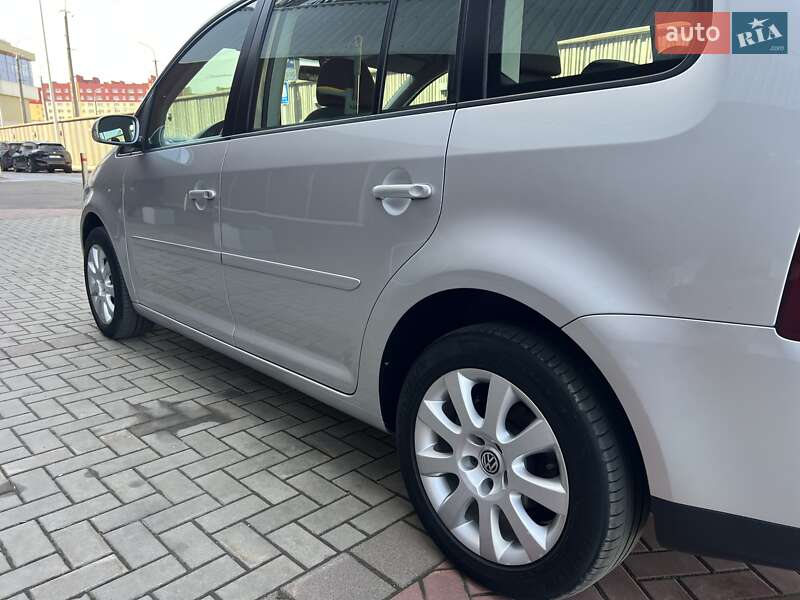 Мінівен Volkswagen Touran 2007 в Луцьку