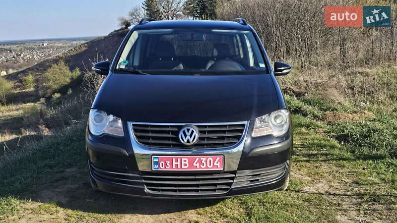Минивэн Volkswagen Touran 2010 в 