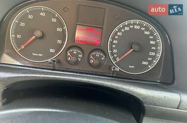 Минивэн Volkswagen Touran 2009 в 