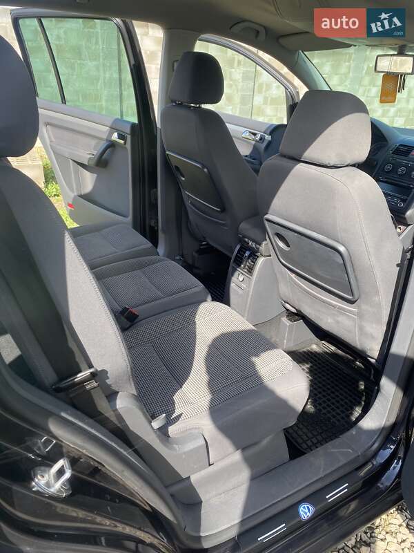 Минивэн Volkswagen Touran 2006 в Иршаве