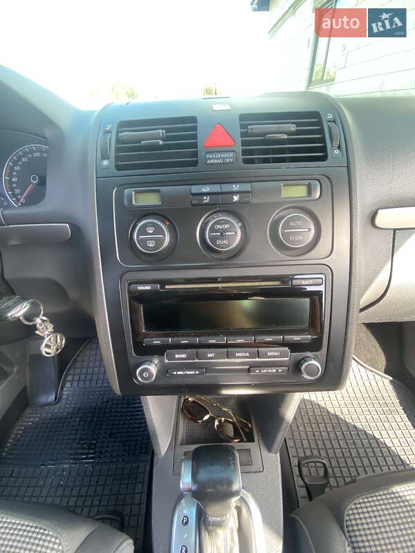Минивэн Volkswagen Touran 2006 в Иршаве