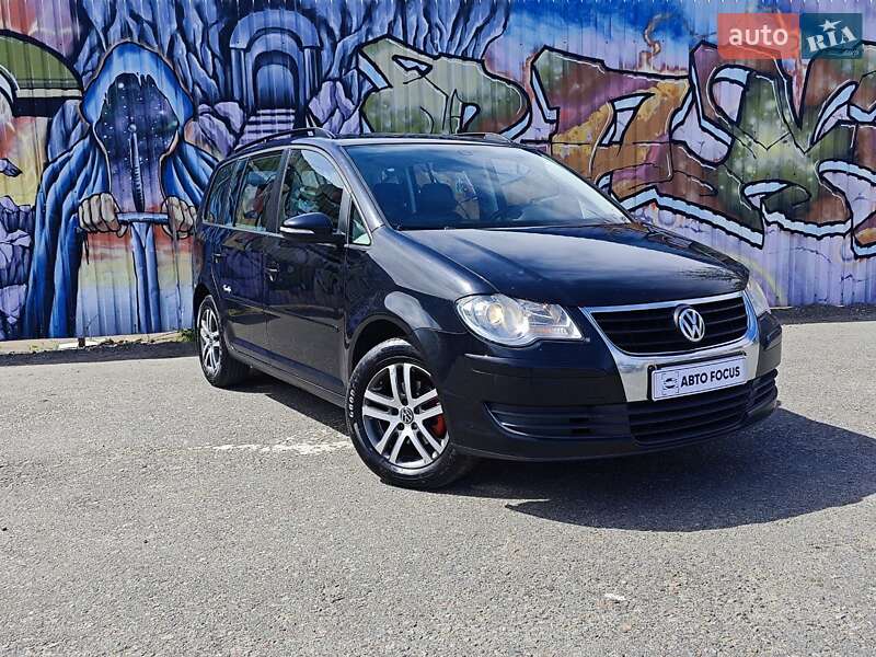 Мінівен Volkswagen Touran 2009 в 