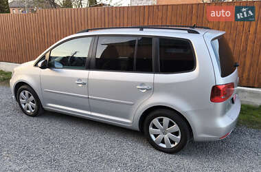 Минивэн Volkswagen Touran 2011 в 