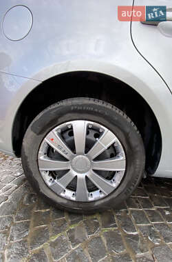 Минивэн Volkswagen Touran 2013 в 