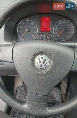 Мінівен Volkswagen Touran 2010 в 