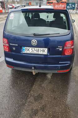 Мінівен Volkswagen Touran 2010 в 