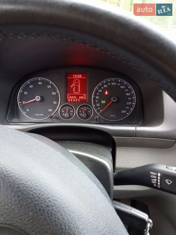 Минивэн Volkswagen Touran 2007 в Виннице