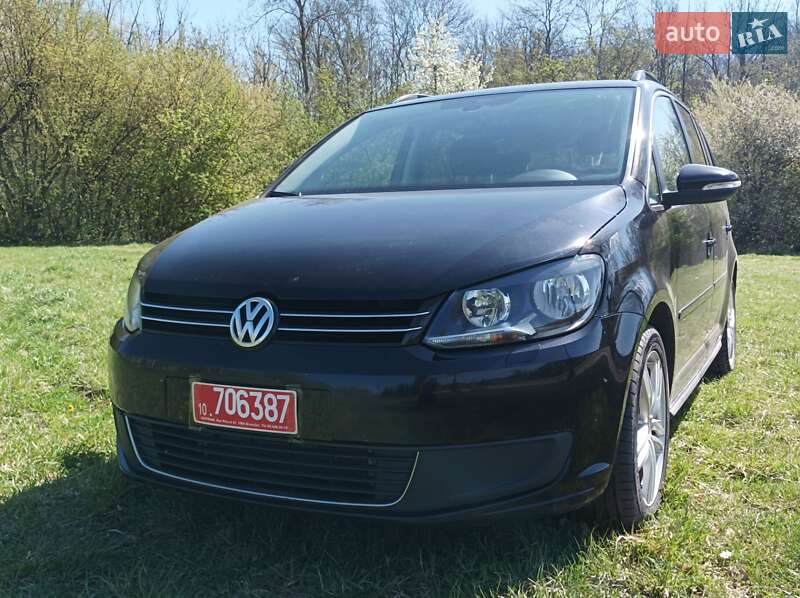 Минивэн Volkswagen Touran 2012 в 