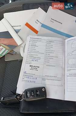 Минивэн Volkswagen Touran 2012 в 