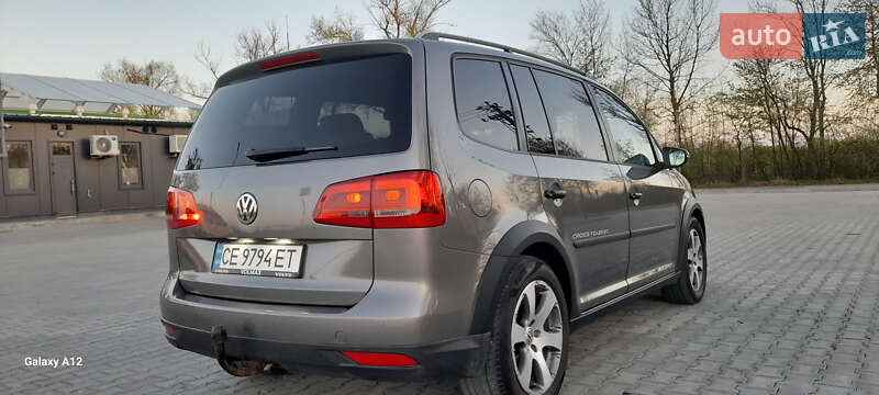 Минивэн Volkswagen Touran 2011 в Хотине