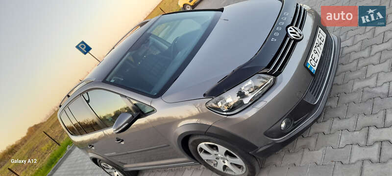 Минивэн Volkswagen Touran 2011 в Хотине