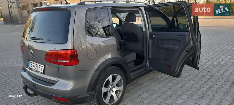 Минивэн Volkswagen Touran 2011 в Хотине