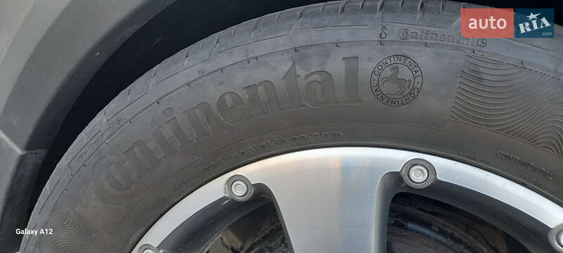 Минивэн Volkswagen Touran 2011 в Хотине