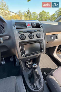 Мінівен Volkswagen Touran 2009 в 