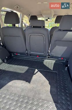 Мінівен Volkswagen Touran 2009 в 