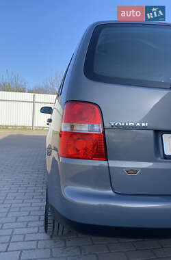 Мінівен Volkswagen Touran 2006 в 