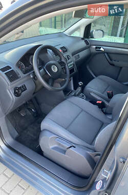 Мінівен Volkswagen Touran 2006 в 
