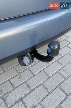 Мінівен Volkswagen Touran 2006 в 