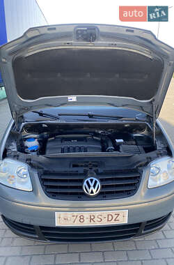 Мінівен Volkswagen Touran 2006 в 