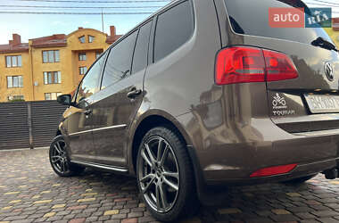 Мінівен Volkswagen Touran 2011 в 