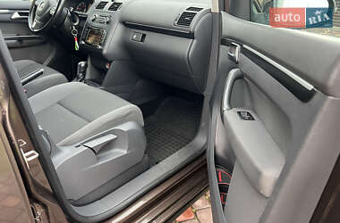 Мінівен Volkswagen Touran 2011 в 