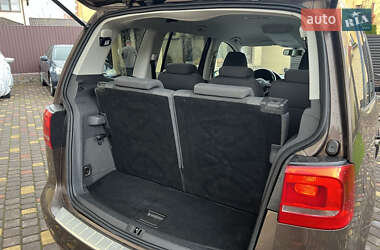 Мінівен Volkswagen Touran 2011 в 