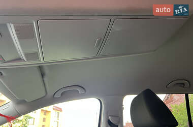 Мінівен Volkswagen Touran 2011 в 