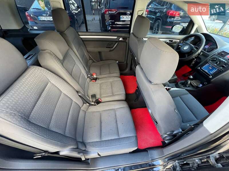 Мінівен Volkswagen Touran 2005 в Покровському