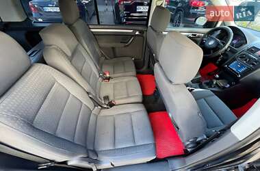 Мінівен Volkswagen Touran 2005 в 