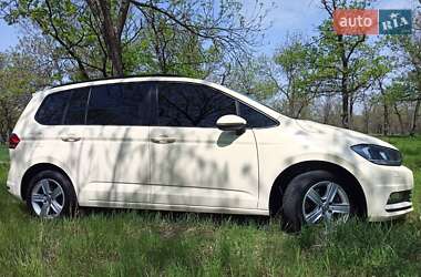 Микровэн Volkswagen Touran 2017 в 