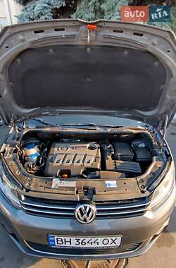 Минивэн Volkswagen Touran 2011 в 
