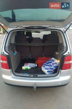 Минивэн Volkswagen Touran 2003 в 