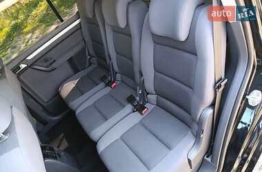 Минивэн Volkswagen Touran 2011 в 