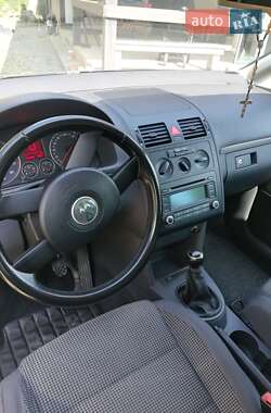 Мінівен Volkswagen Touran 2006 в 