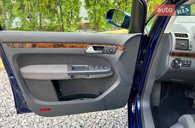 Минивэн Volkswagen Touran 2007 в 