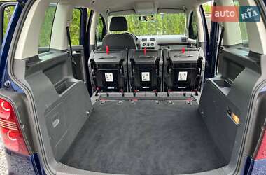 Минивэн Volkswagen Touran 2007 в 