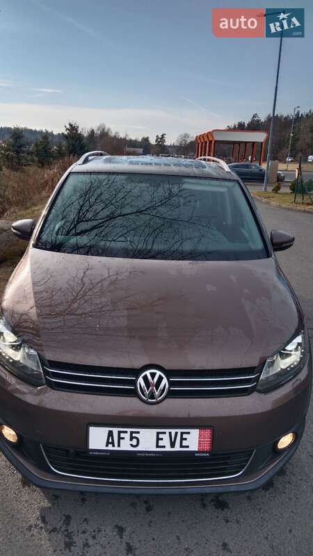 Мінівен Volkswagen Touran 2012 в Тячеві