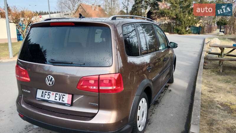 Мінівен Volkswagen Touran 2012 в Тячеві