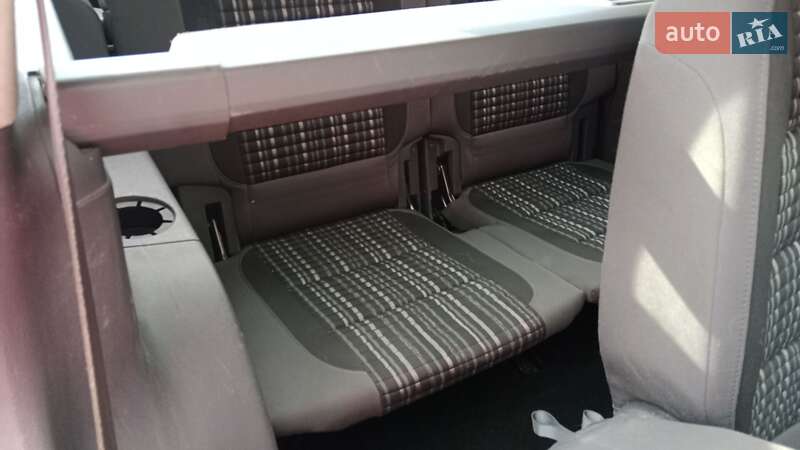 Мінівен Volkswagen Touran 2012 в Тячеві