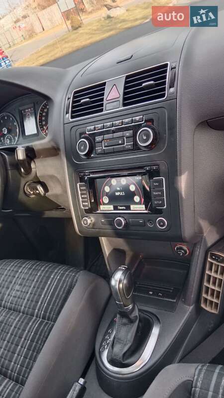 Мінівен Volkswagen Touran 2012 в Тячеві