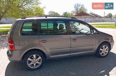 Минивэн Volkswagen Touran 2006 в 