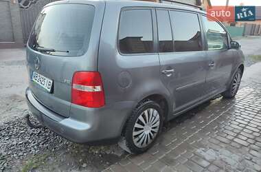 Мінівен Volkswagen Touran 2006 в 