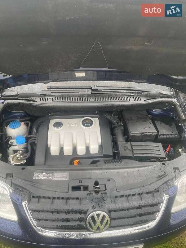 Минивэн Volkswagen Touran 2003 в Луцке фото 3 Минивэн Volkswagen Touran 2003 в Луцке