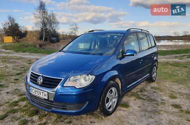 Минивэн Volkswagen Touran 2008 в 