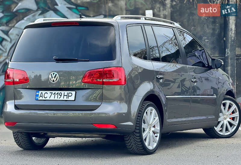 Минивэн Volkswagen Touran 2012 в Луцке