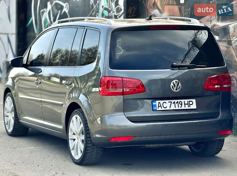 Минивэн Volkswagen Touran 2012 в Луцке