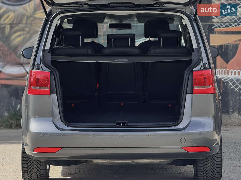 Минивэн Volkswagen Touran 2012 в Луцке