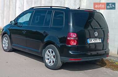 Минивэн Volkswagen Touran 2009 в 